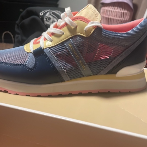 Micheal kors sneakers brand new - Picture 2 of 6
